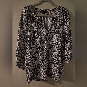 Jones New York Navy and White Floral Peasant Blouse
